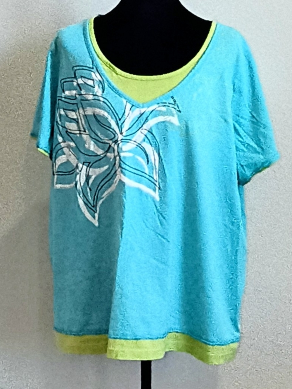 made for life Turquoise and Lime Layered V-Neck Floral Top